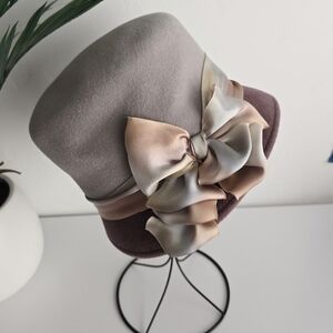 Vintage Louise Green Womens Wool Cloche Hat w Satin Ribbon Bow Original Hangtag